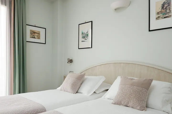 Comfort Room with Balcony-3